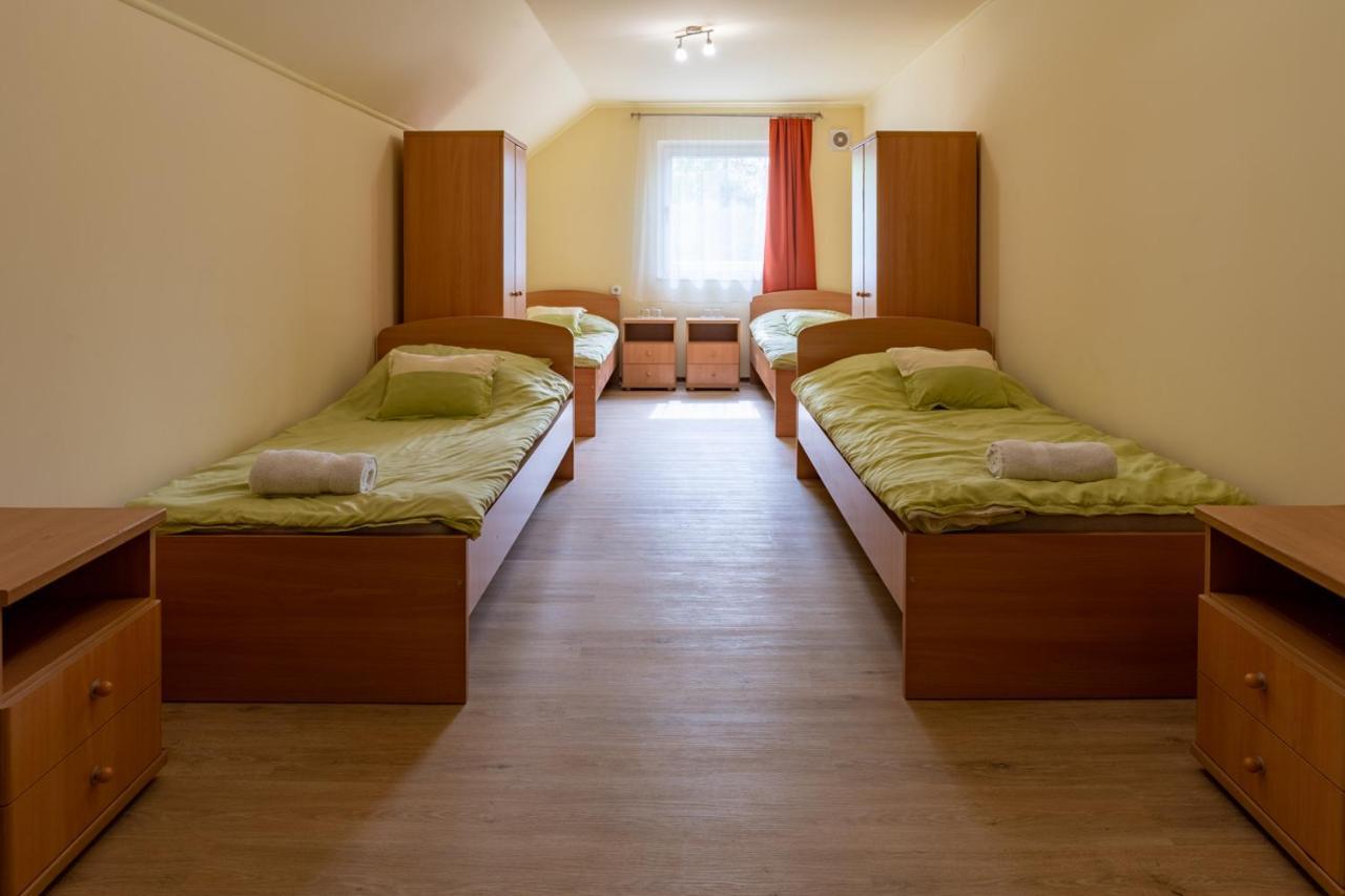 Kiraly Lovastanya Panzio Bed and Breakfast Janoshalma Exteriör bild