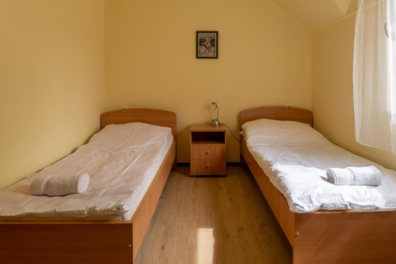Kiraly Lovastanya Panzio Bed and Breakfast Janoshalma Exteriör bild