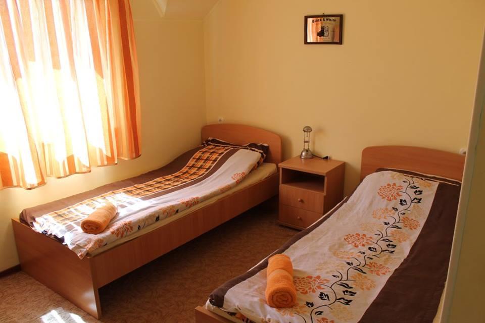 Kiraly Lovastanya Panzio Bed and Breakfast Janoshalma Exteriör bild